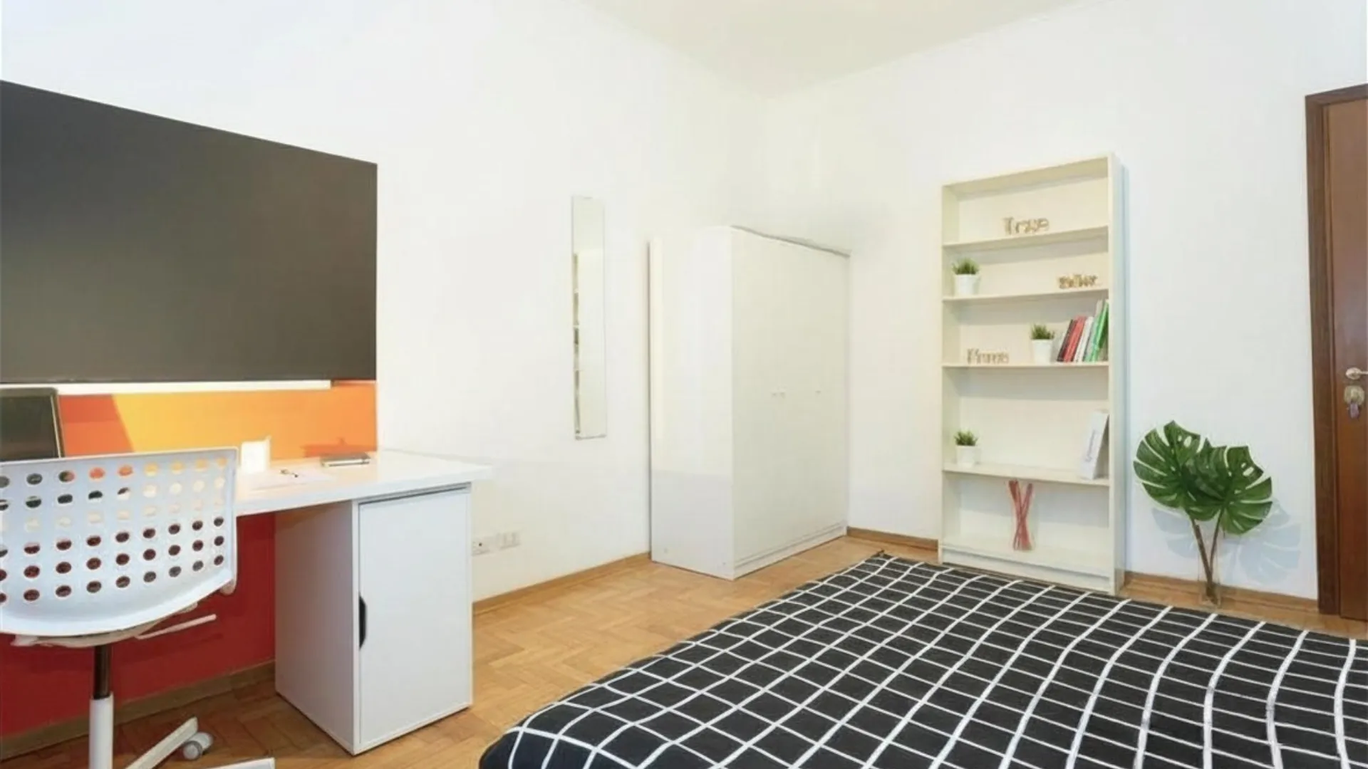 Private room in Milan photo 3